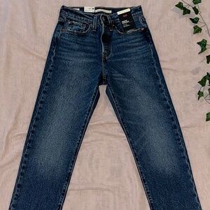 Levi’s high rise wedgie straight leg jeans NWT